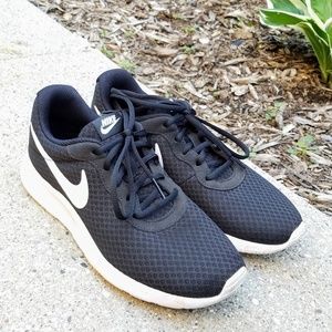 Nike Tanjun Women's Shoes Size 9